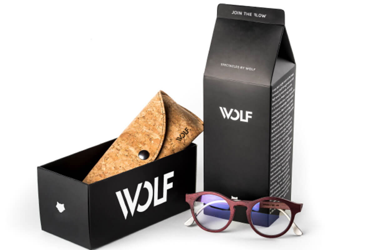 Layered packaging for sunglasses